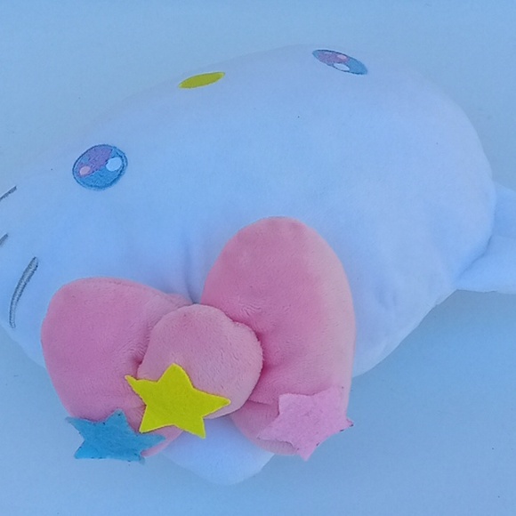 Hello Kitty Plush - Picture 8 of 16
